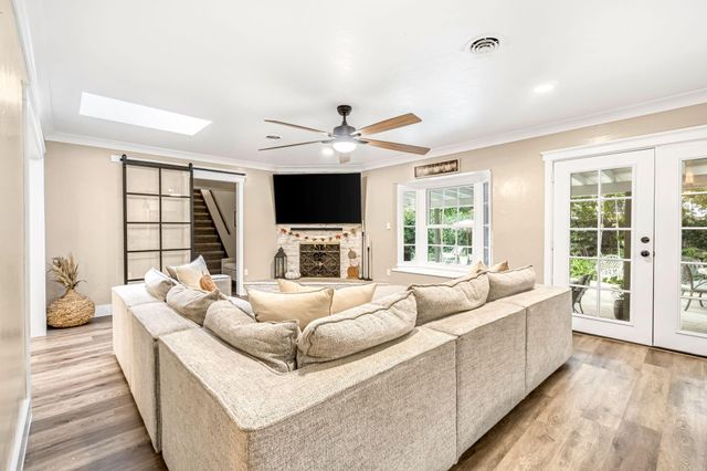 1103 S Linda Vista Street, Visalia, CA 93277