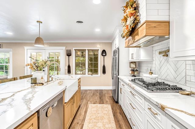 1103 S Linda Vista Street, Visalia, CA 93277