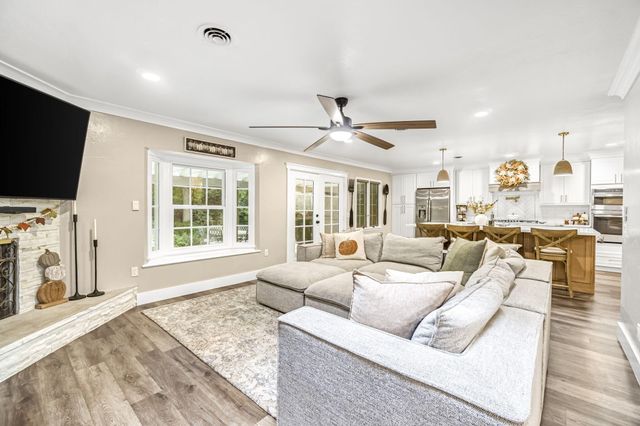 1103 S Linda Vista Street, Visalia, CA 93277