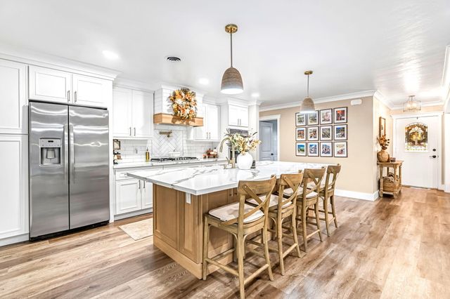 1103 S Linda Vista Street, Visalia, CA 93277