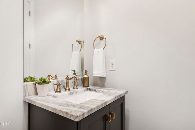 4104 Green Chase Way, Apex, NC 27539