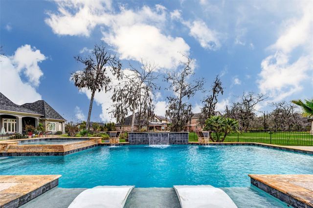 9003 Knightwood Court, Richmond, TX 77469