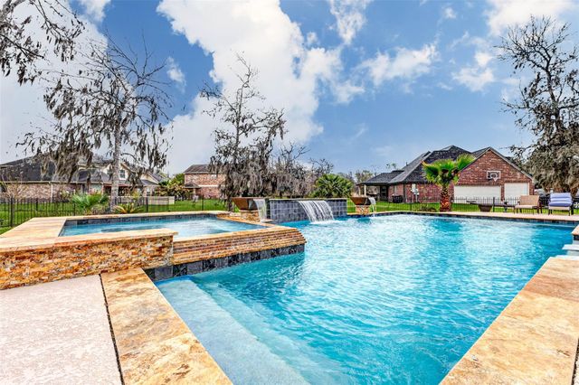 9003 Knightwood Court, Richmond, TX 77469