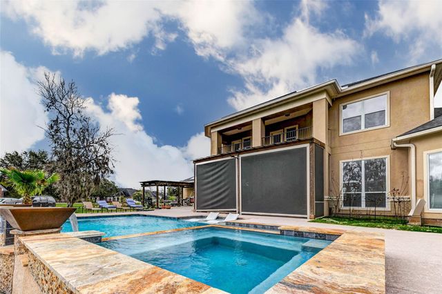 9003 Knightwood Court, Richmond, TX 77469