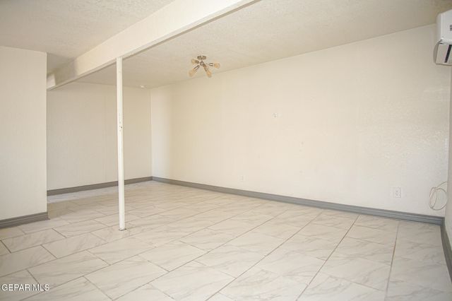 2111 Portland Avenue 3, El Paso, TX 79930