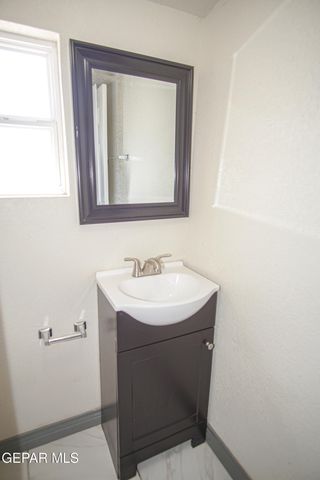 2111 Portland Avenue 3, El Paso, TX 79930