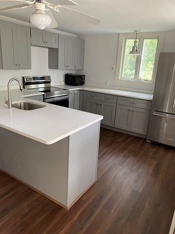 212 North St 212, Hingham, MA 02043