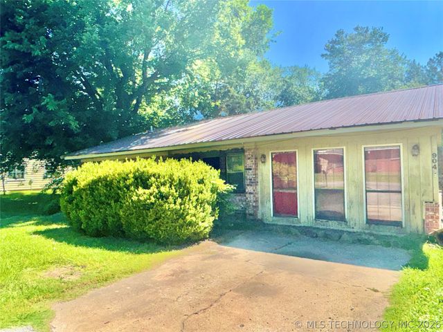904 N Broadway Street, Stigler, OK 74462