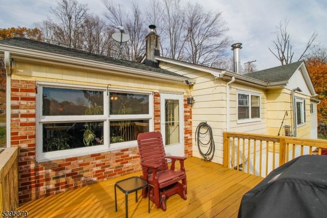41 Swartswood Rd, Newton Town, NJ 07860