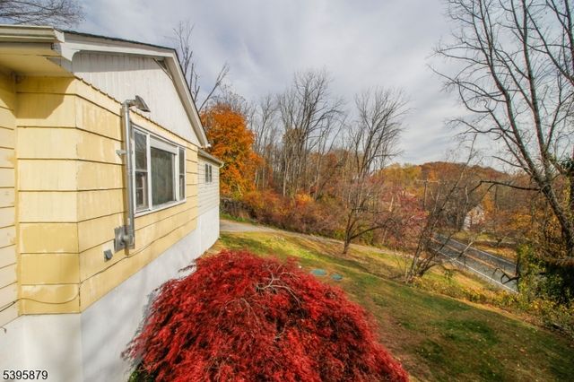 41 Swartswood Rd, Newton Town, NJ 07860