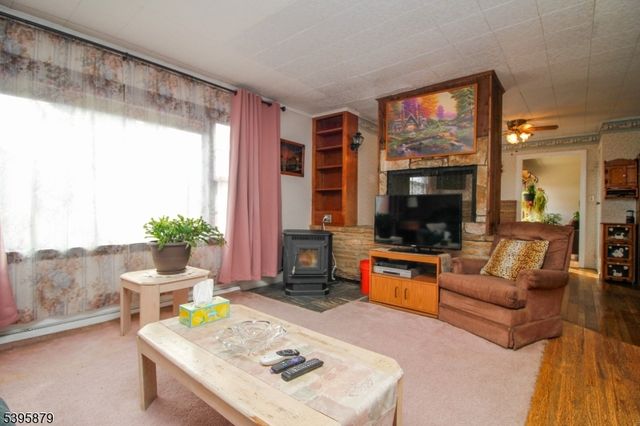 41 Swartswood Rd, Newton Town, NJ 07860