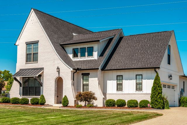 977 Westbrook Dr, Gallatin, TN 37066