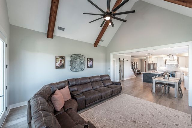 977 Westbrook Dr, Gallatin, TN 37066