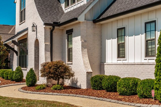 977 Westbrook Dr, Gallatin, TN 37066