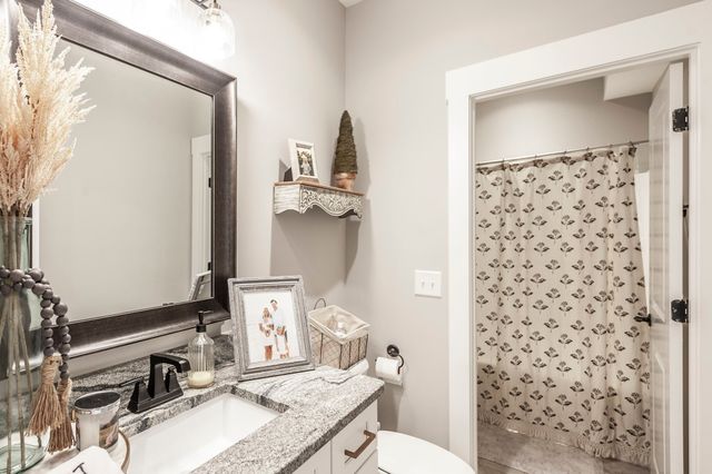 977 Westbrook Dr, Gallatin, TN 37066