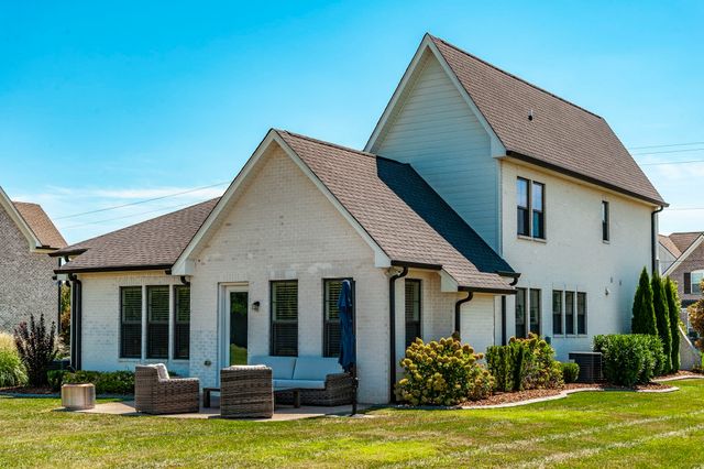 977 Westbrook Dr, Gallatin, TN 37066