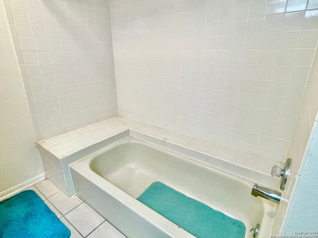 7738 Chambers Rd Apt 403, San Antonio, TX 78229