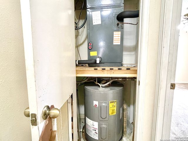 7738 Chambers Rd Apt 403, San Antonio, TX 78229