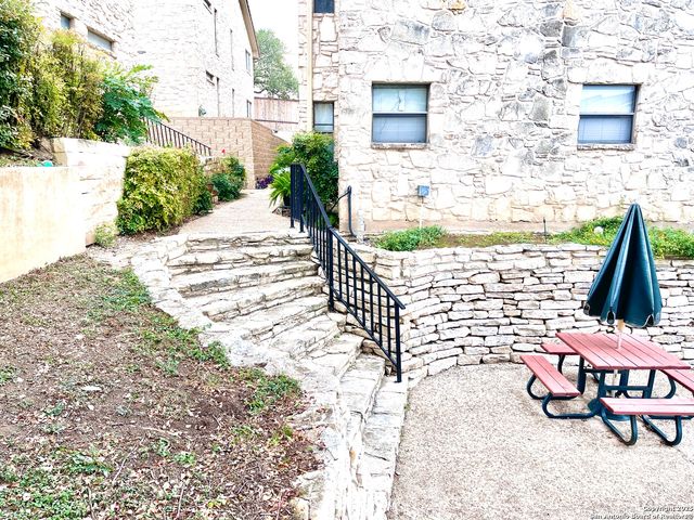 7738 Chambers Rd Apt 403, San Antonio, TX 78229