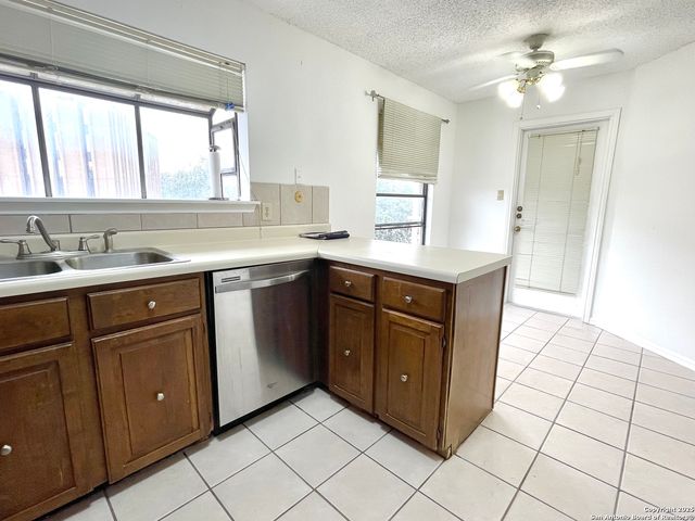 7738 Chambers Rd Apt 403, San Antonio, TX 78229