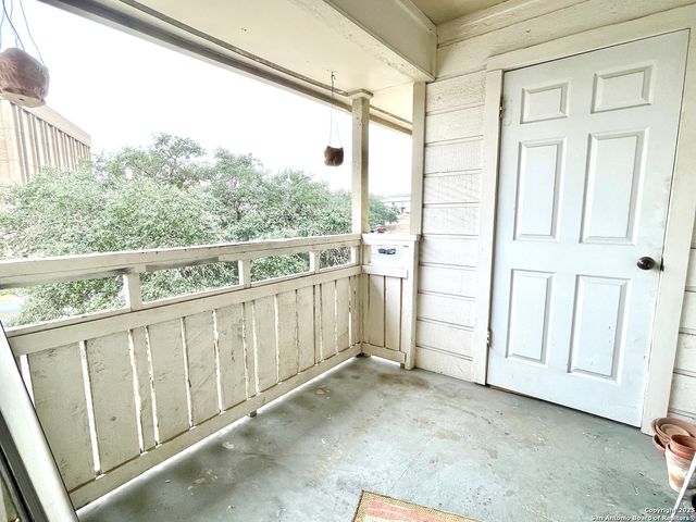 7738 Chambers Rd Apt 403, San Antonio, TX 78229