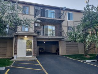 1665 Coach Drive 103, Naperville, IL 60565