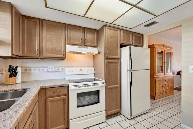 308 GOLFVIEW Road 406, North Palm Beach, FL 33408