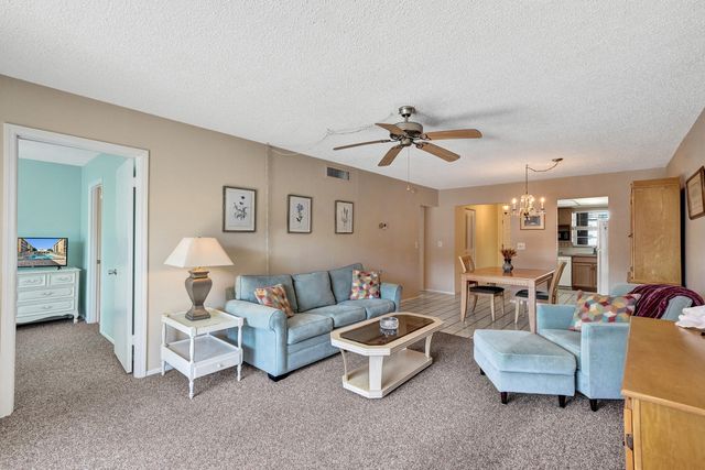 308 GOLFVIEW Road 406, North Palm Beach, FL 33408