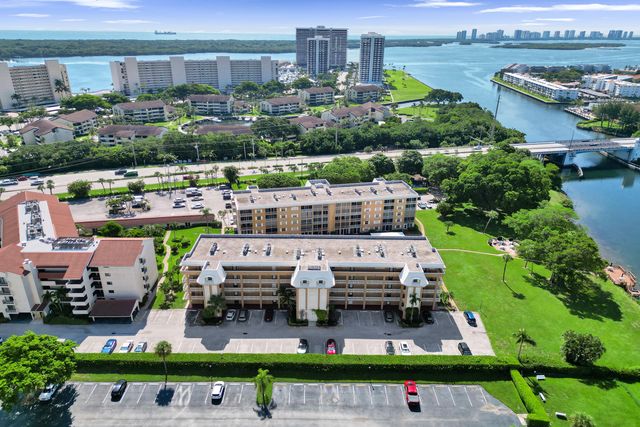 308 GOLFVIEW Road 406, North Palm Beach, FL 33408