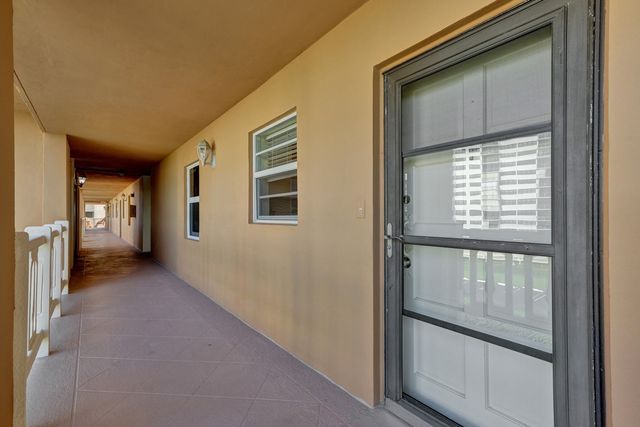 308 GOLFVIEW Road 406, North Palm Beach, FL 33408