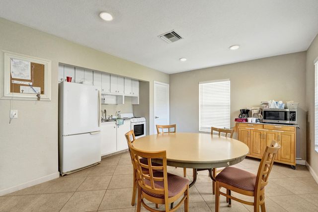 308 GOLFVIEW Road 406, North Palm Beach, FL 33408