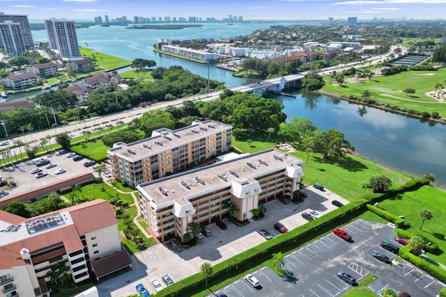 308 GOLFVIEW Road 406, North Palm Beach, FL 33408