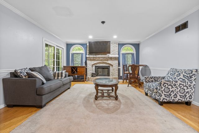 938 Stonehaven Court, Elgin, IL 60124