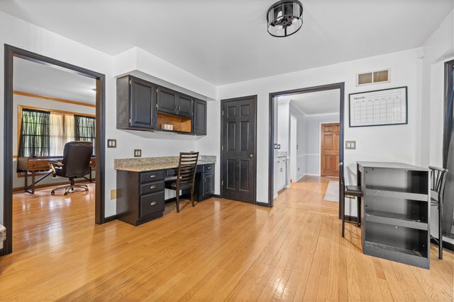 938 Stonehaven Court, Elgin, IL 60124