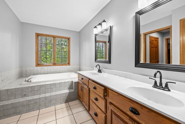938 Stonehaven Court, Elgin, IL 60124