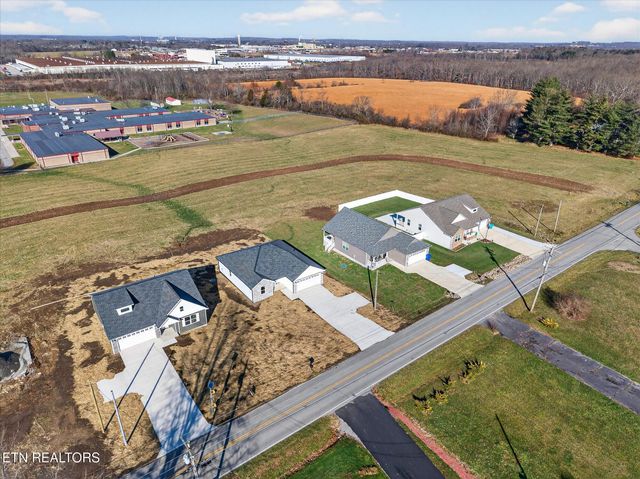 1311 Cook Rd, Crossville, TN 38555