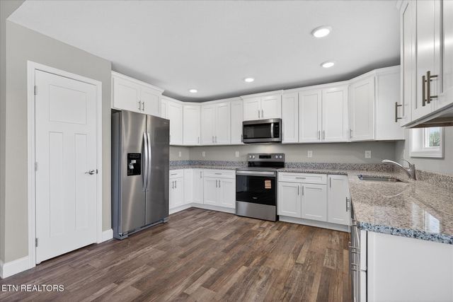 1311 Cook Rd, Crossville, TN 38555