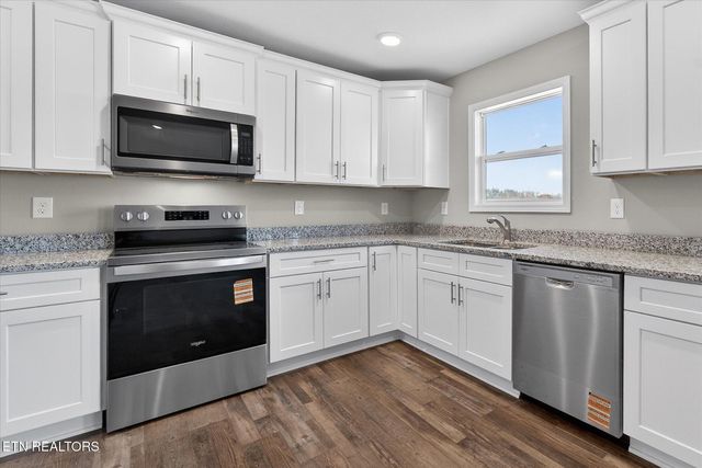 1311 Cook Rd, Crossville, TN 38555