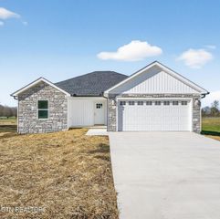 1311 Cook Rd, Crossville, TN 38555