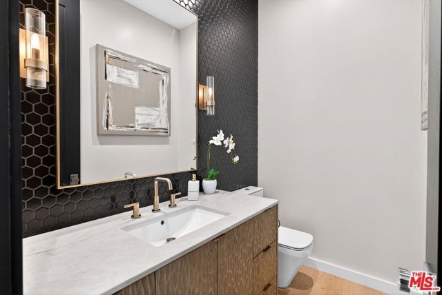 11340 Regent Street, Los Angeles, CA 90066