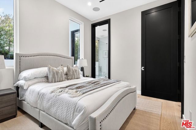 11340 Regent Street, Los Angeles, CA 90066