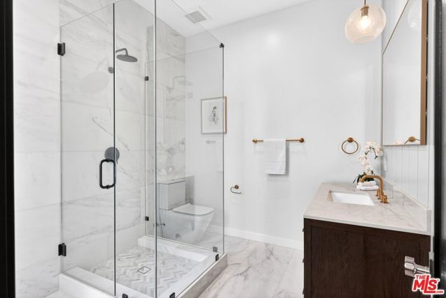 11340 Regent Street, Los Angeles, CA 90066