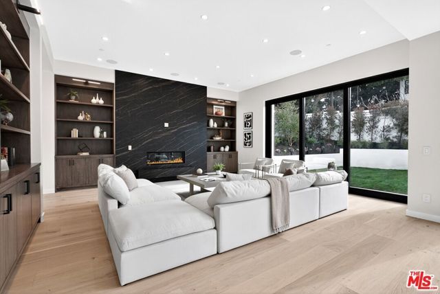 11340 Regent Street, Los Angeles, CA 90066