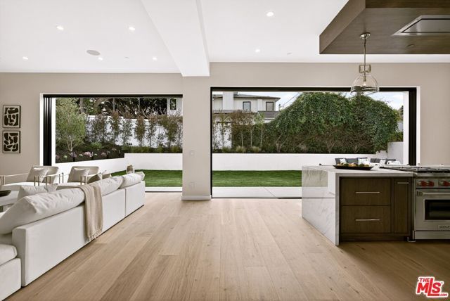 11340 Regent Street, Los Angeles, CA 90066