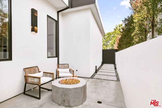 11340 Regent Street, Los Angeles, CA 90066