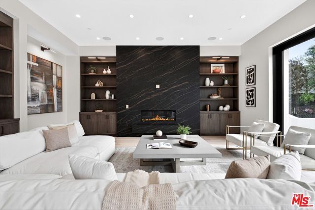 11340 Regent Street, Los Angeles, CA 90066