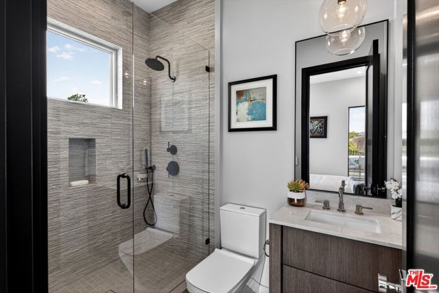 11340 Regent Street, Los Angeles, CA 90066