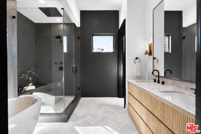 11340 Regent Street, Los Angeles, CA 90066