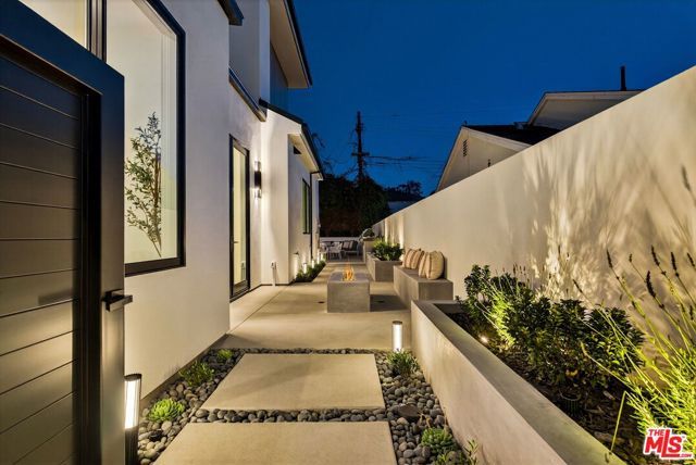 11340 Regent Street, Los Angeles, CA 90066