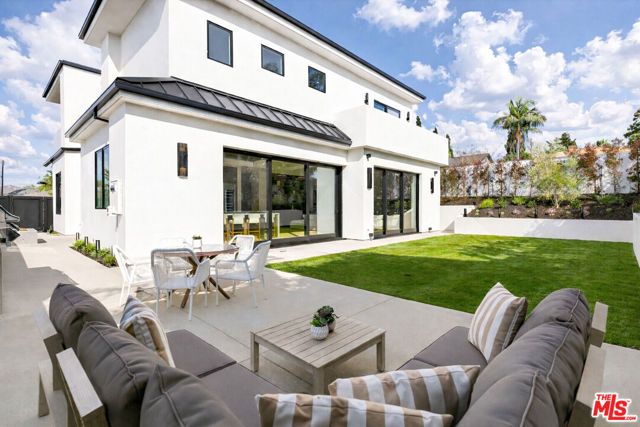 11340 Regent Street, Los Angeles, CA 90066